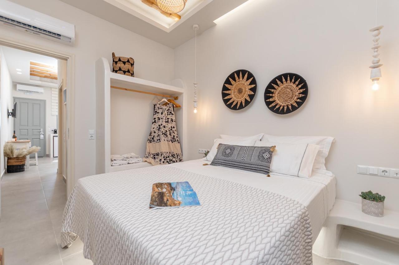 Porto Dema Luxury Suites Schoinoussa Exteriör bild