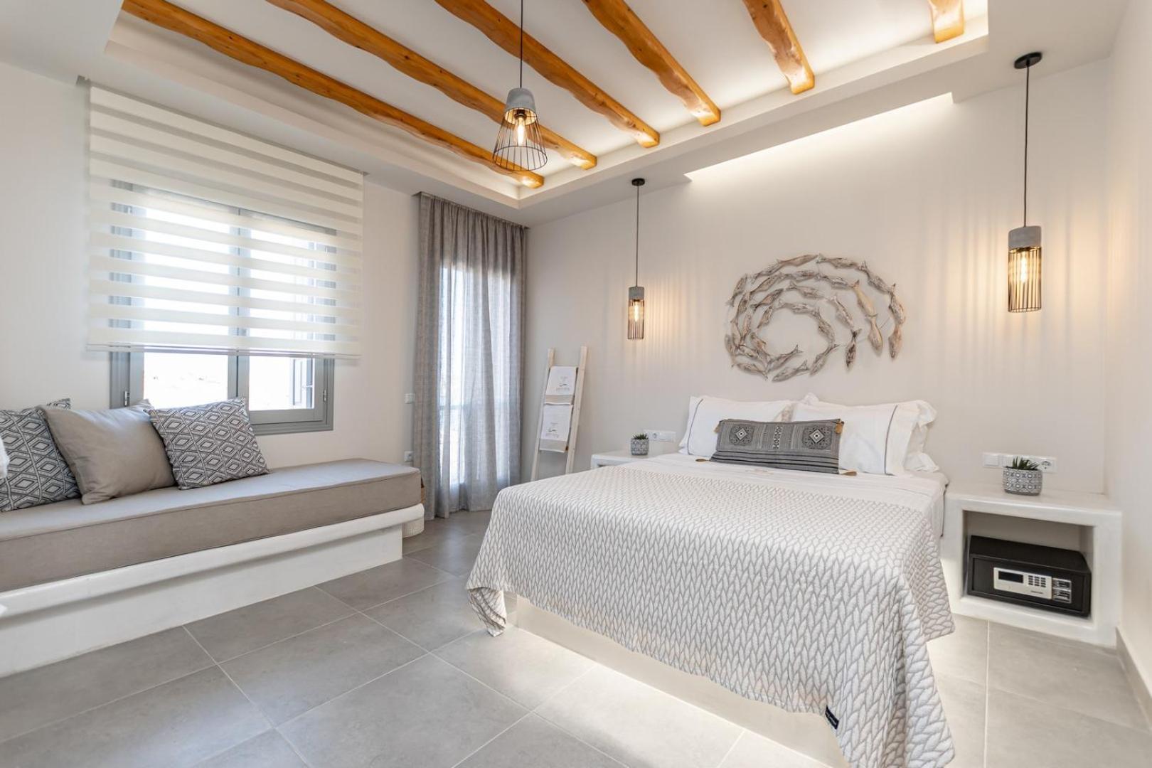 Porto Dema Luxury Suites Schoinoussa Exteriör bild