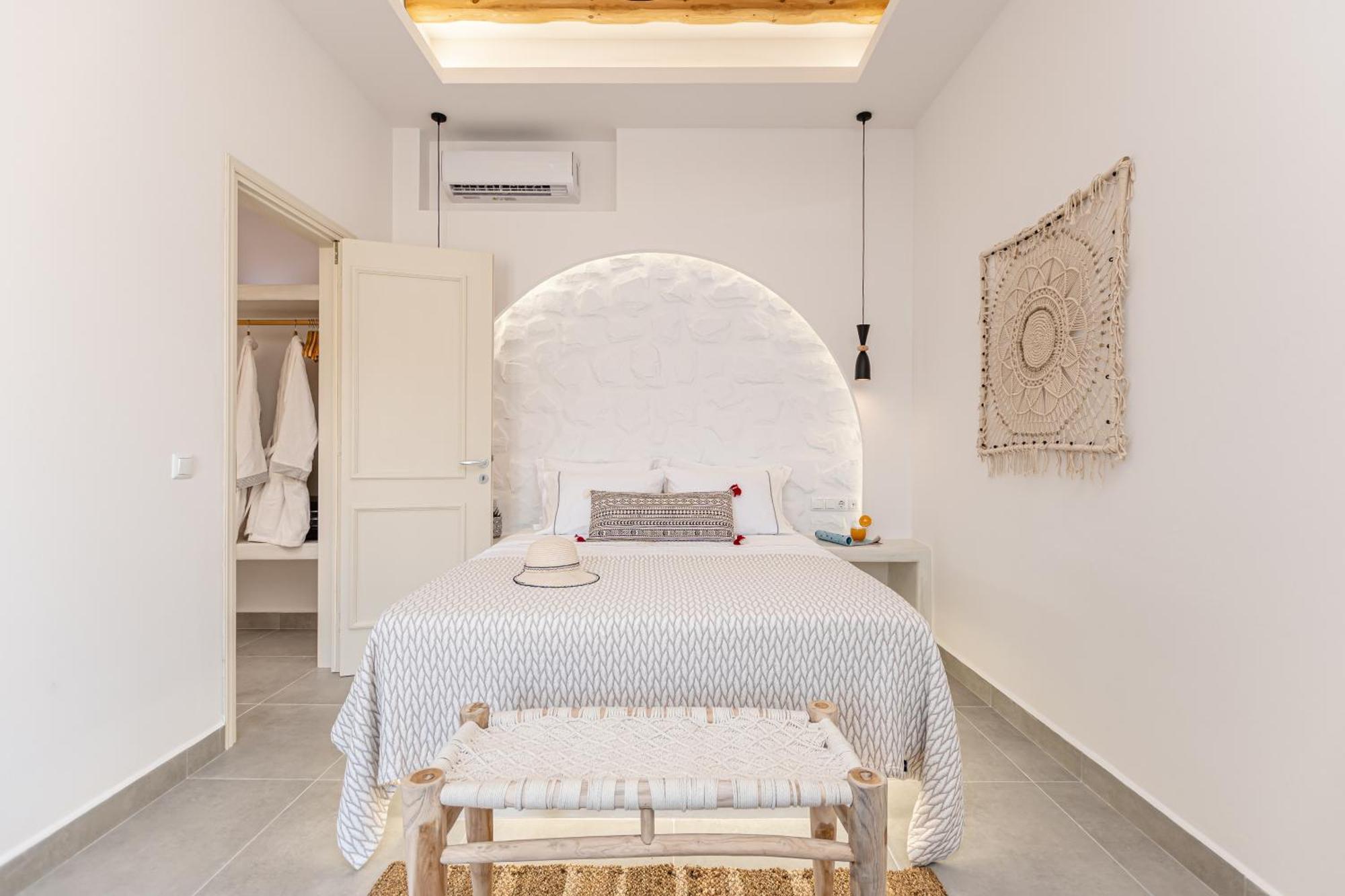 Porto Dema Luxury Suites Schoinoussa Exteriör bild