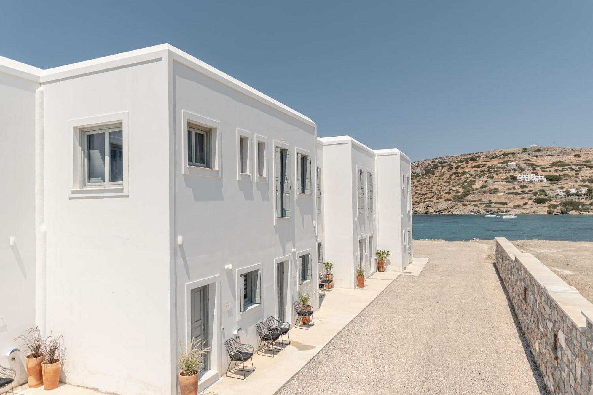 Porto Dema Luxury Suites Schoinoussa Exteriör bild