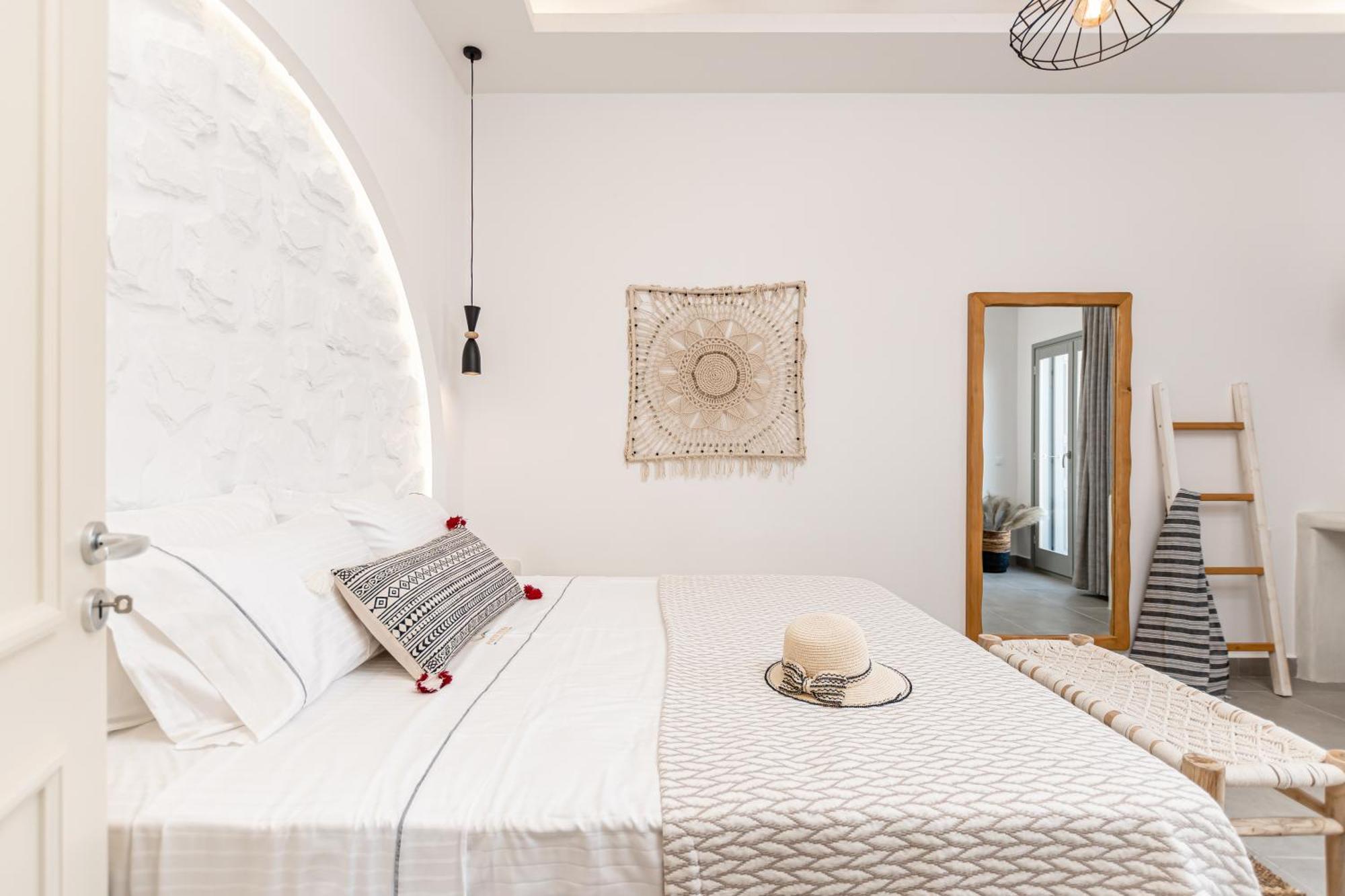 Porto Dema Luxury Suites Schoinoussa Exteriör bild