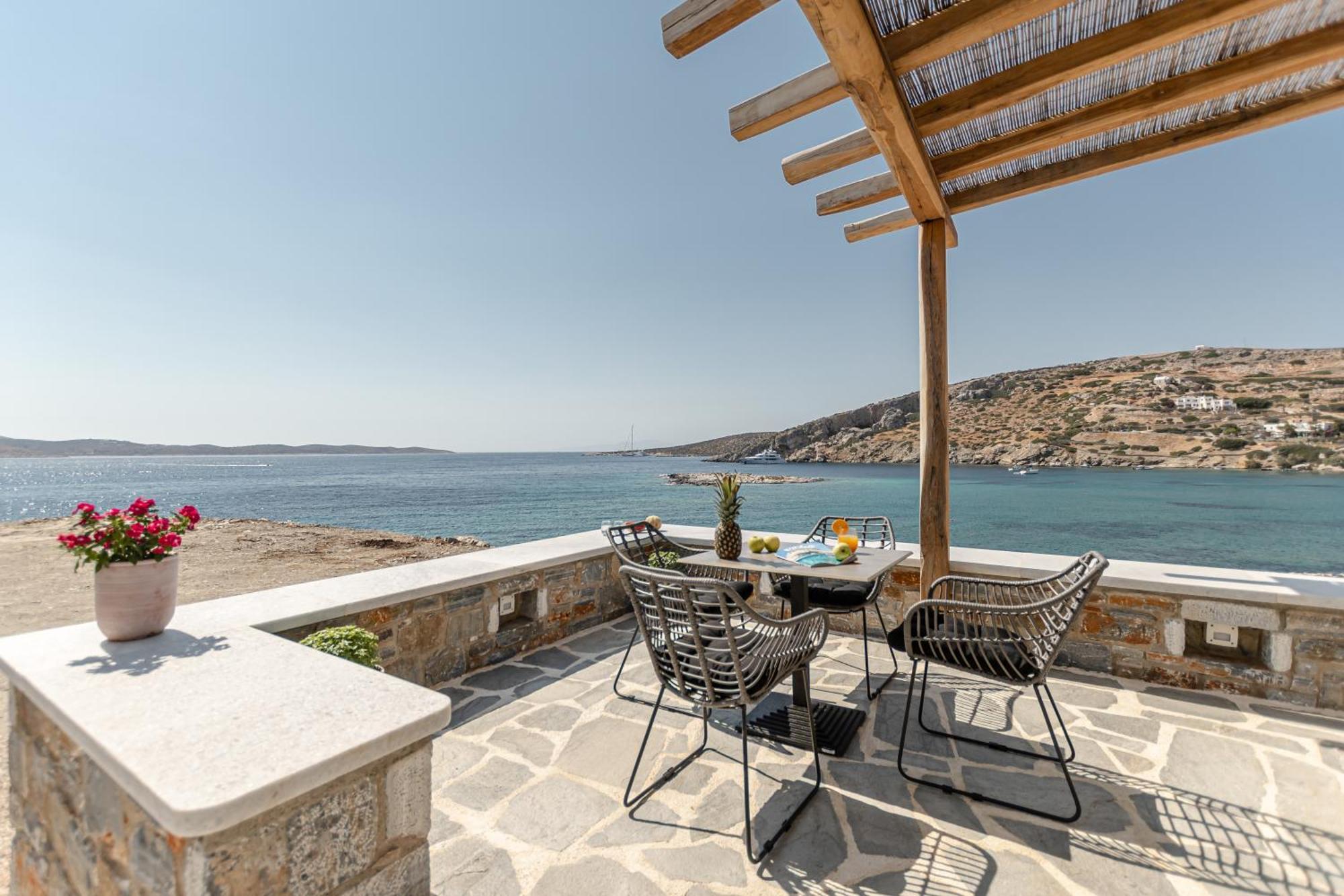 Porto Dema Luxury Suites Schoinoussa Exteriör bild
